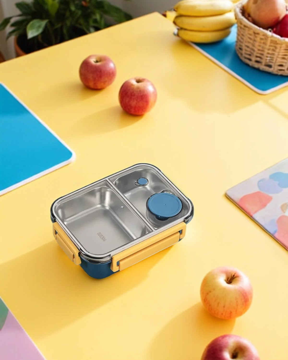 Conteneur alimentaire isolé avec couvercle hermétique