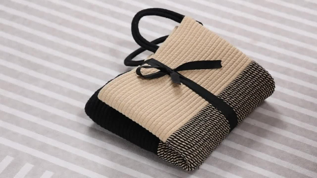 Panier à Linge Élégant Bicolore - Espace pour Plus, Pratique et Durable
