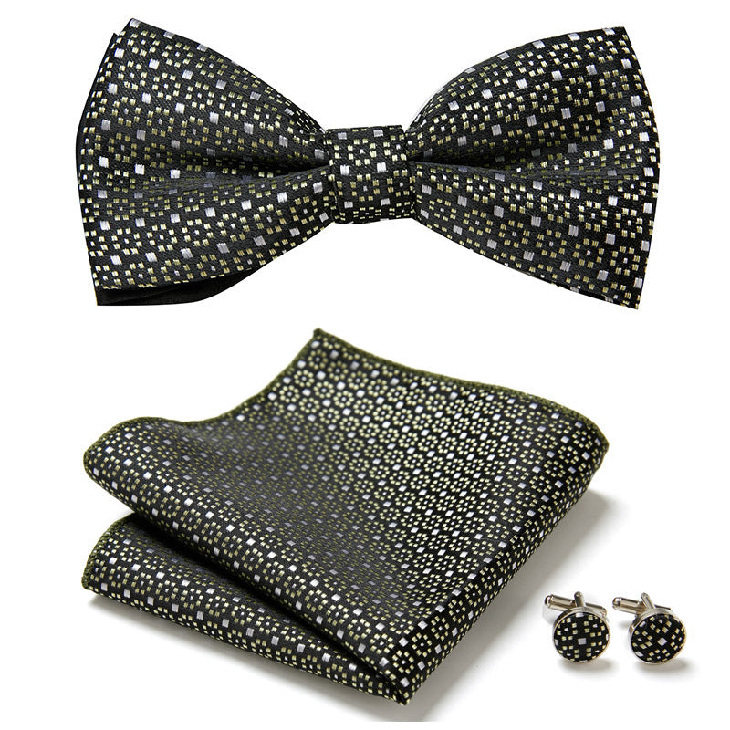 Ensemble de trois pièces avec des nœuds papillon élégants