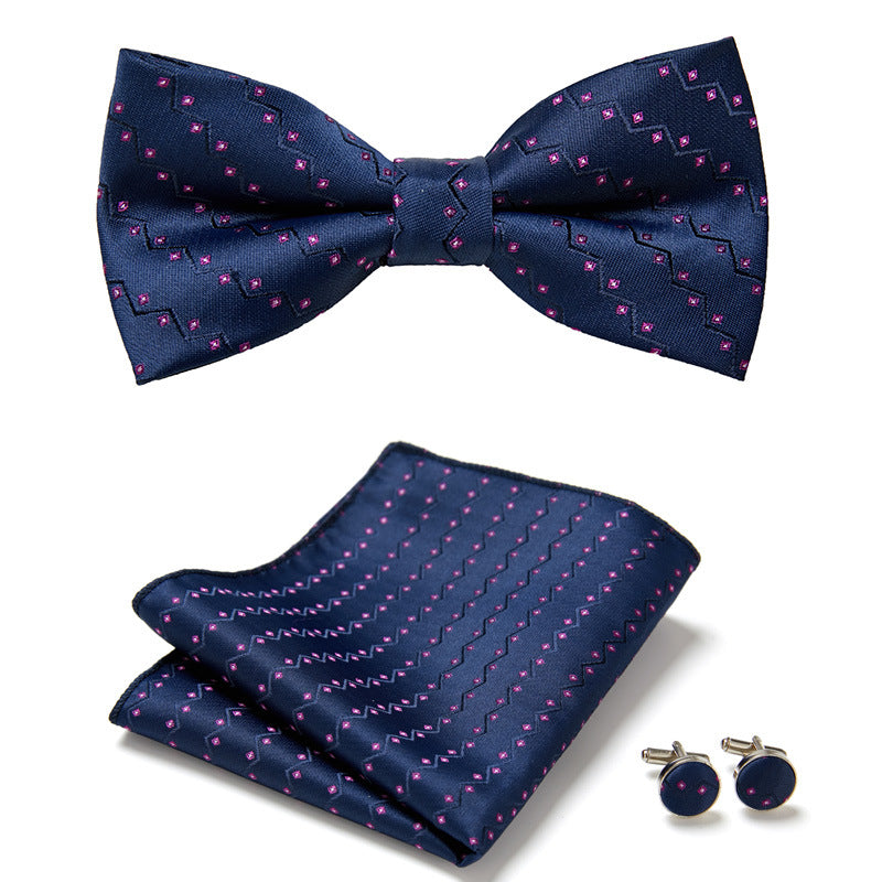 Ensemble de trois pièces avec des nœuds papillon élégants