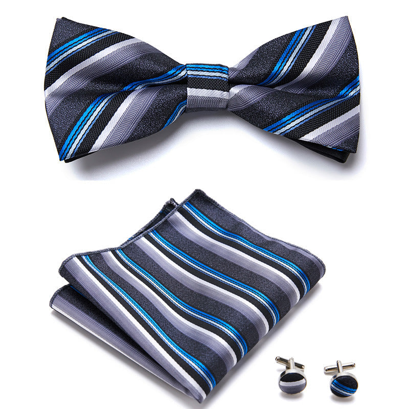 Ensemble de trois pièces avec des nœuds papillon élégants