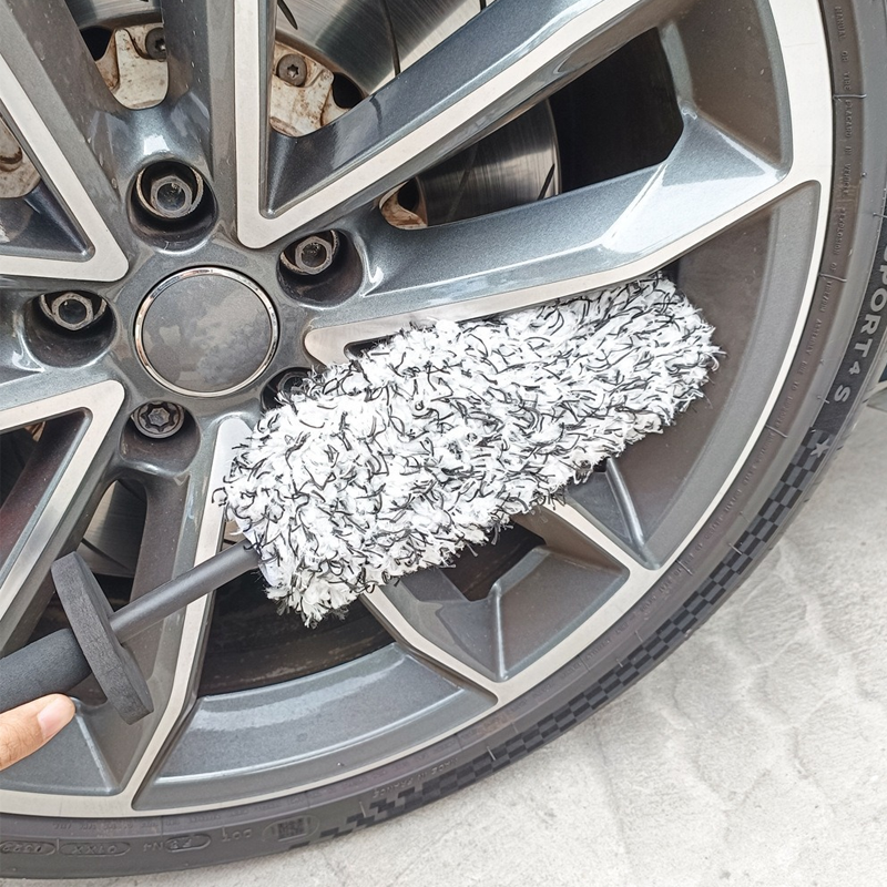 WheelGlow™ | Brosse à jantes en microfibre – Nettoyage en profondeur sans rayures pour des roues impeccables
