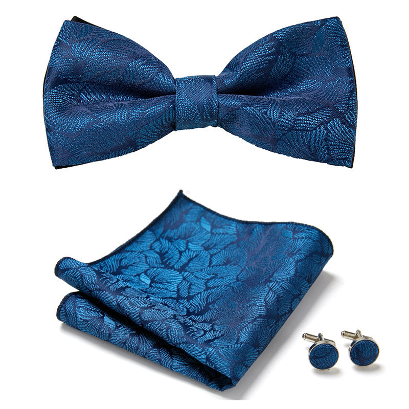 Ensemble de trois pièces avec des nœuds papillon élégants