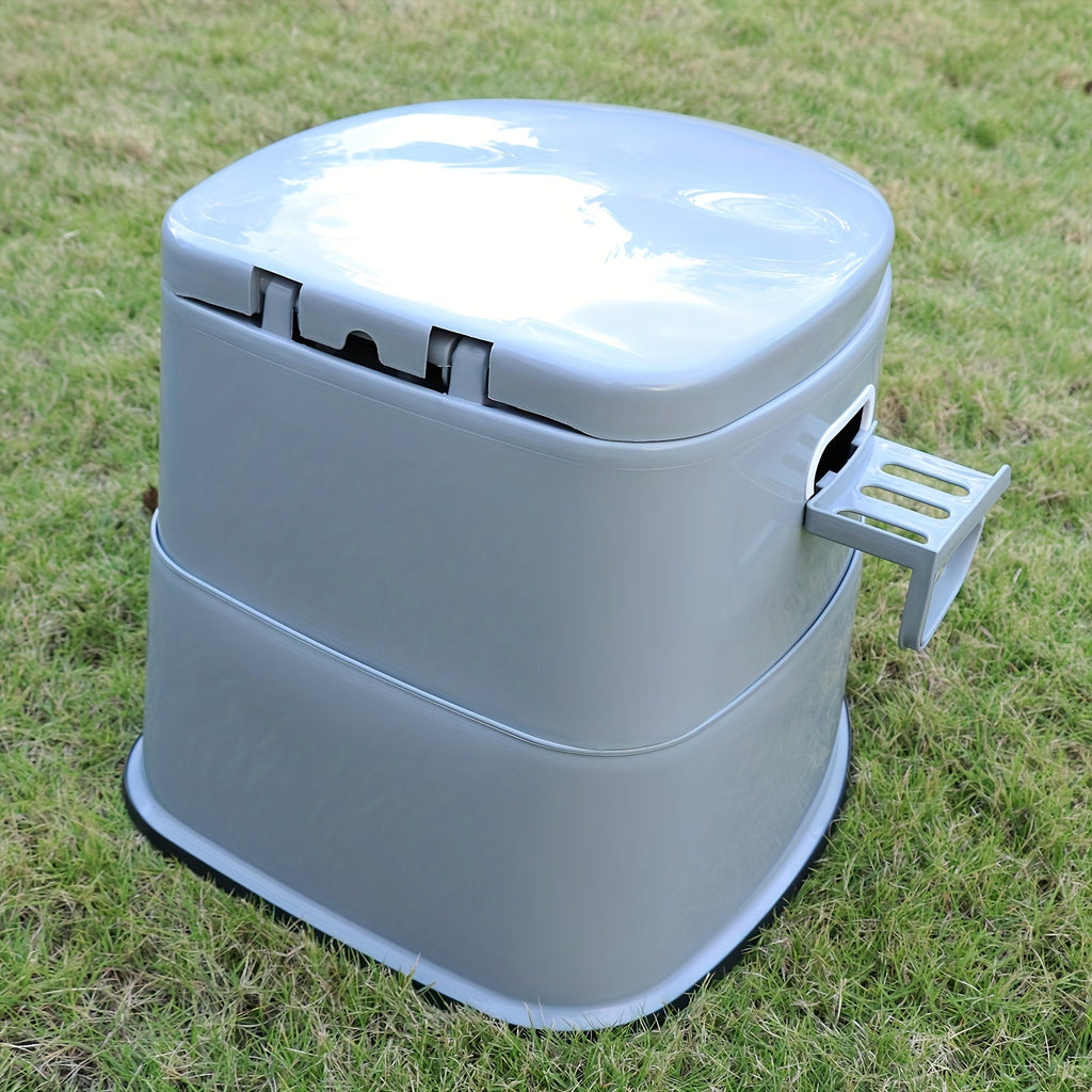 Toilettes Portables Grises en PVC - Confortables et Pratiques pour le Camping et les Situations d'Urgence