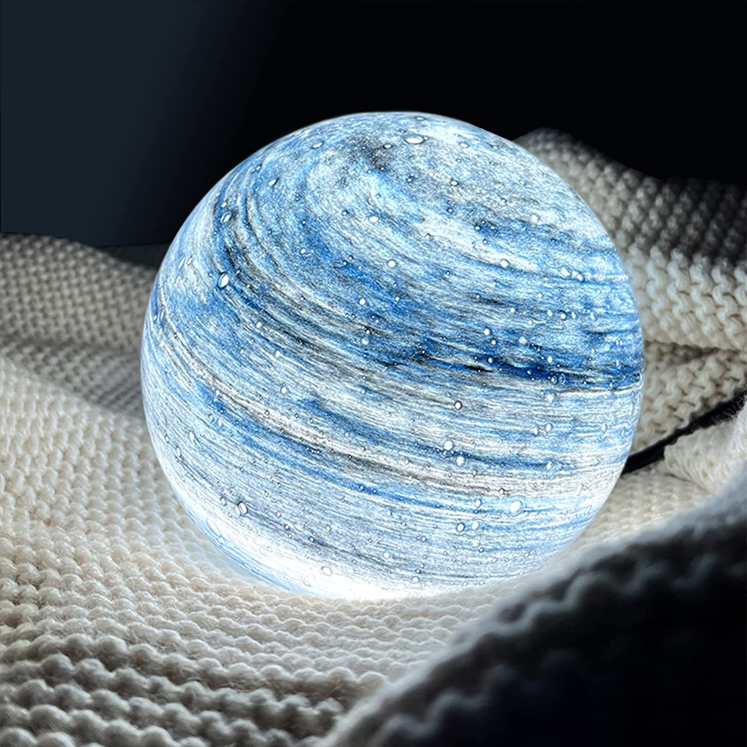 Lampe de table LED en verre inspirée de la lune avec motif cosmique