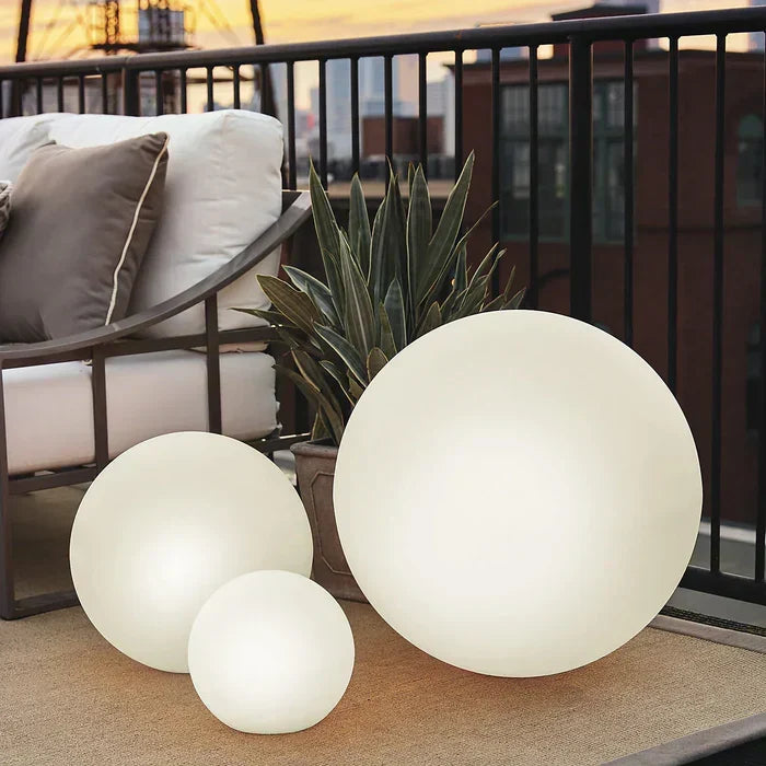 Éclairage de Jardin Sphérique Enchanteur GlowSphere