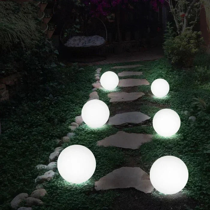 Éclairage de Jardin Sphérique Enchanteur GlowSphere