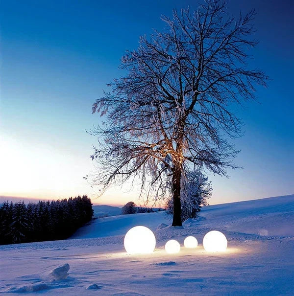 Éclairage de Jardin Sphérique Enchanteur GlowSphere