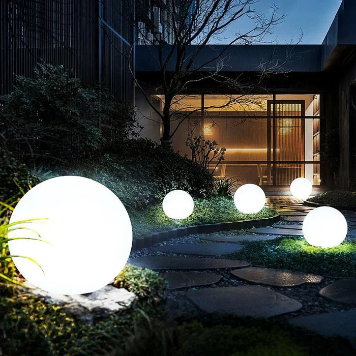 Éclairage de Jardin Sphérique Enchanteur GlowSphere