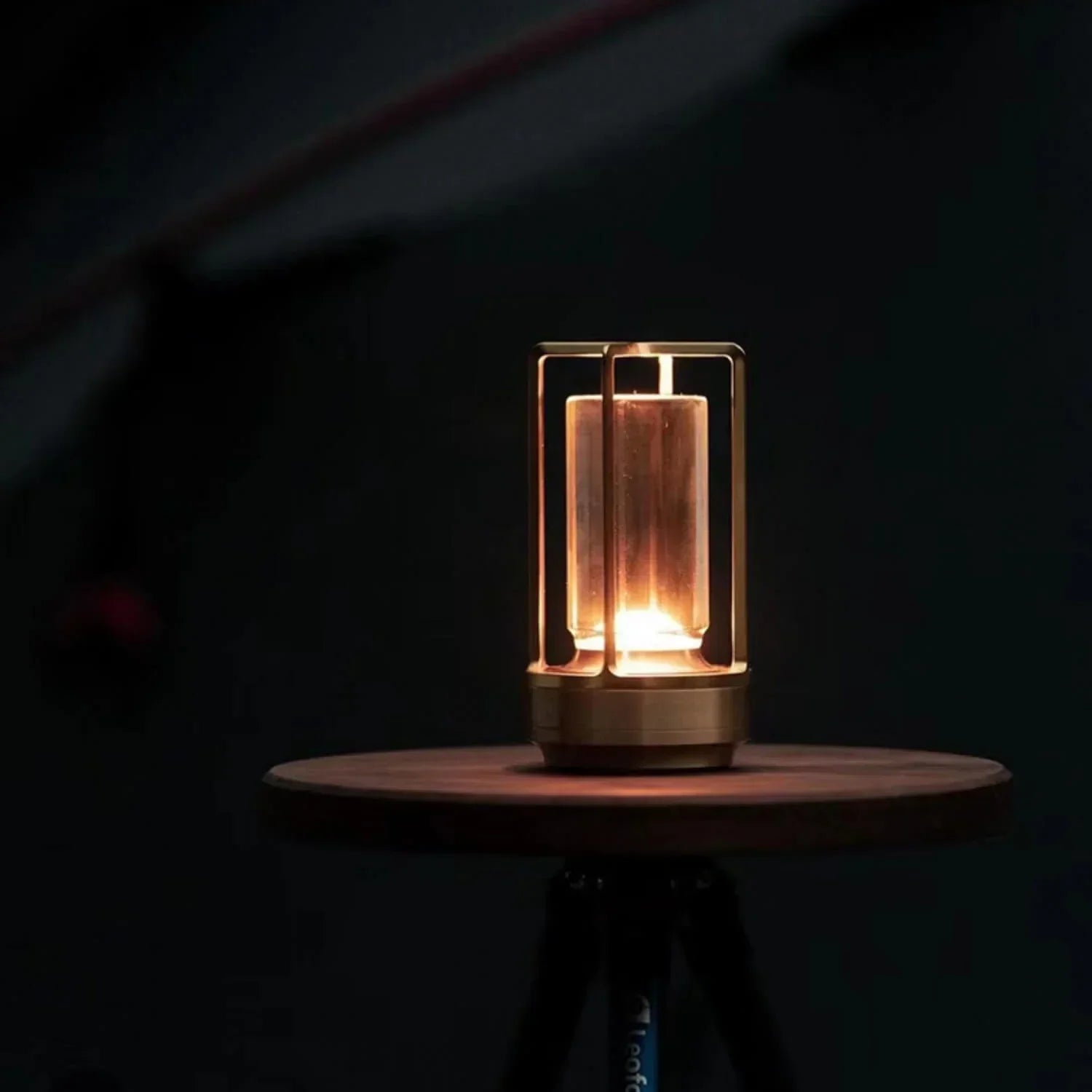 Lampe cylindrique en métal sans fil avec cristal