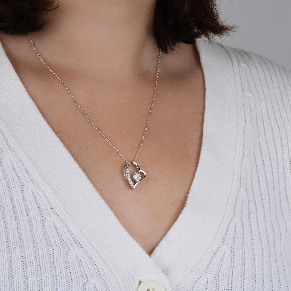 Collier en Forme de Cœur TimelessLove | Design Magnifique & Élégance