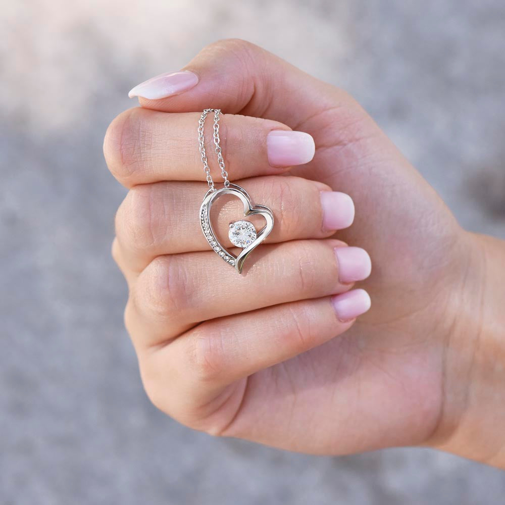 Collier en Forme de Cœur TimelessLove | Design Magnifique & Élégance