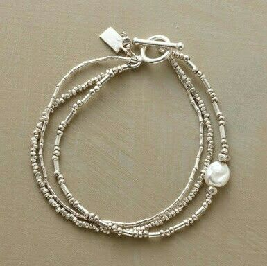 Beau bracelet en perles avec un style unique