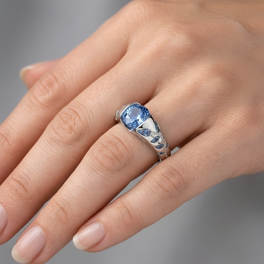 Hazel - Bague élégante pour femme, ornée d'un zircon et d'un motif de feuille