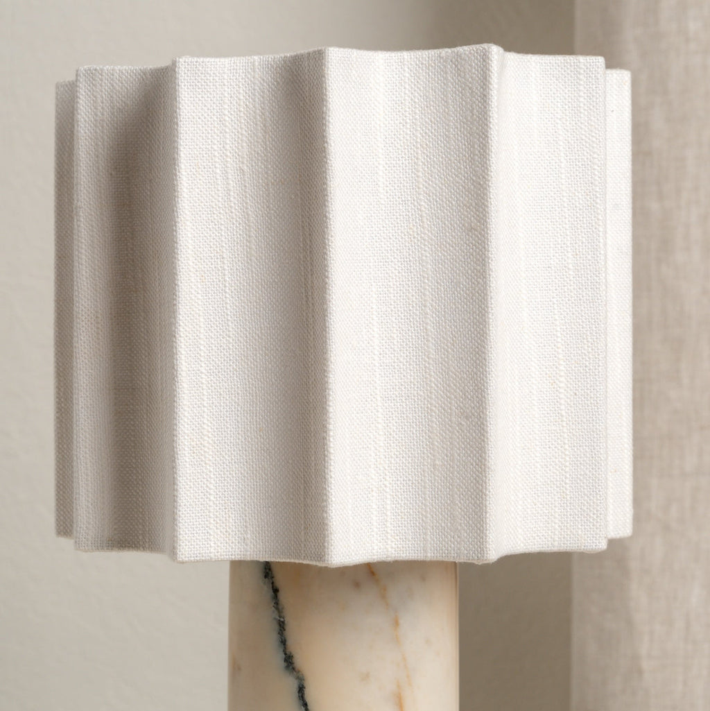 Lampe de table rechargeable en marbre Calacatta