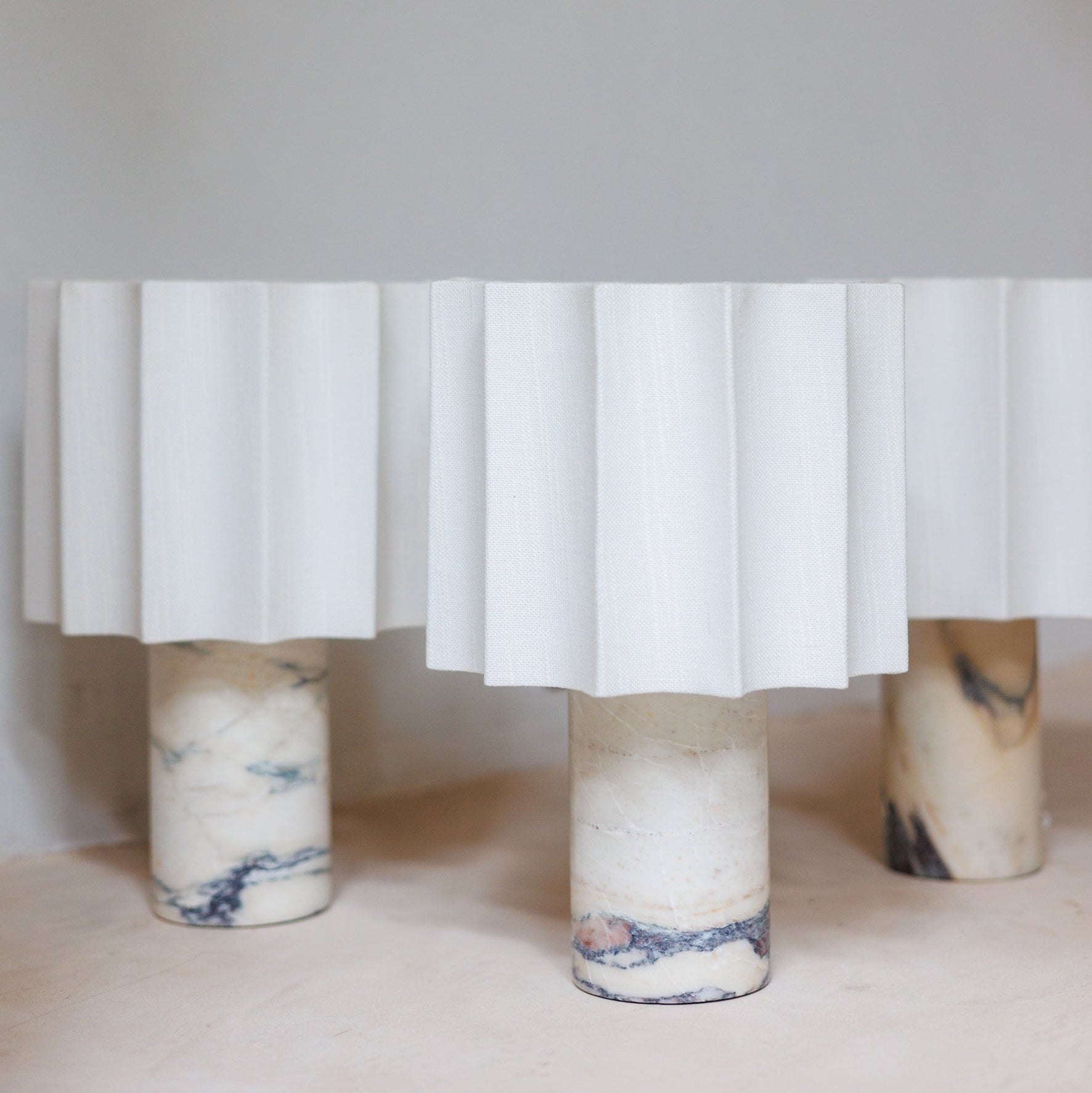 Lampe de table rechargeable en marbre Calacatta