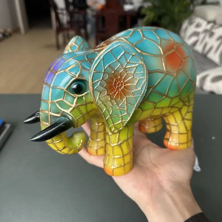 Lampe LED Éléphant Majestueux