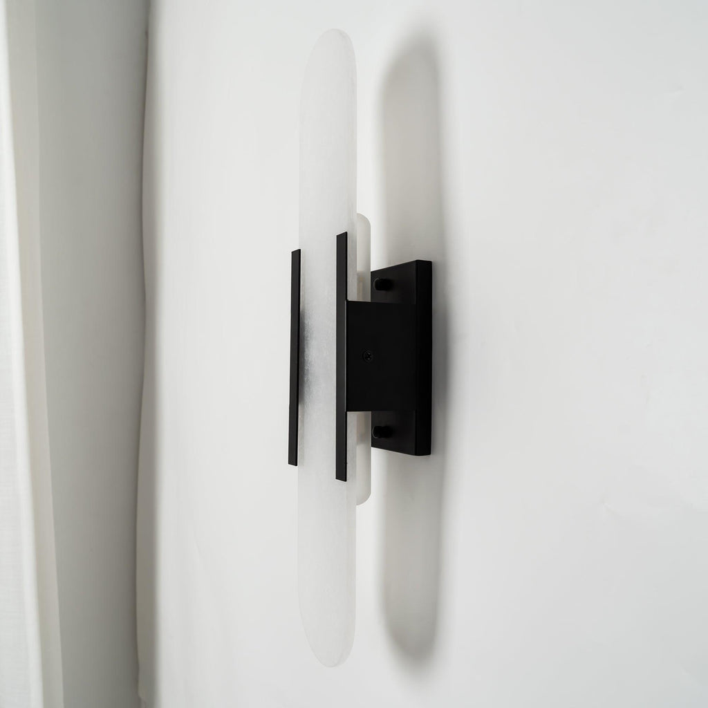 Applique Murale Élégante en Albâtre Allongée – Éclairage Chic Moderne