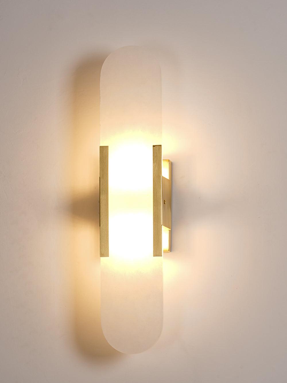 Applique Murale Élégante en Albâtre Allongée – Éclairage Chic Moderne