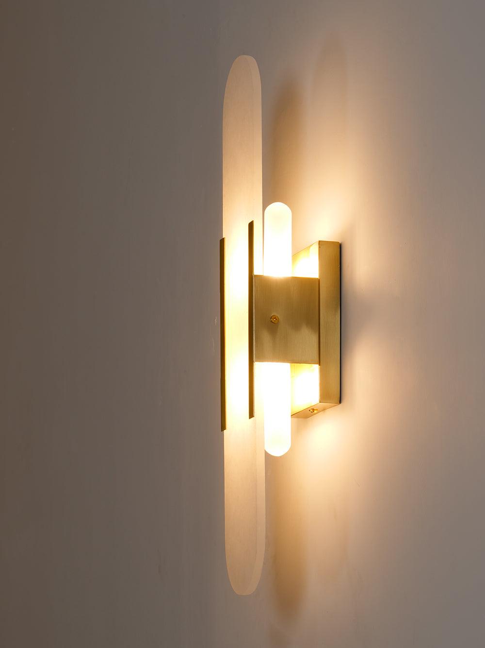 Applique Murale Élégante en Albâtre Allongée – Éclairage Chic Moderne
