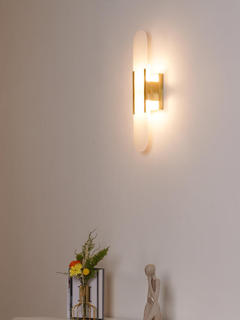 Applique Murale Élégante en Albâtre Allongée – Éclairage Chic Moderne