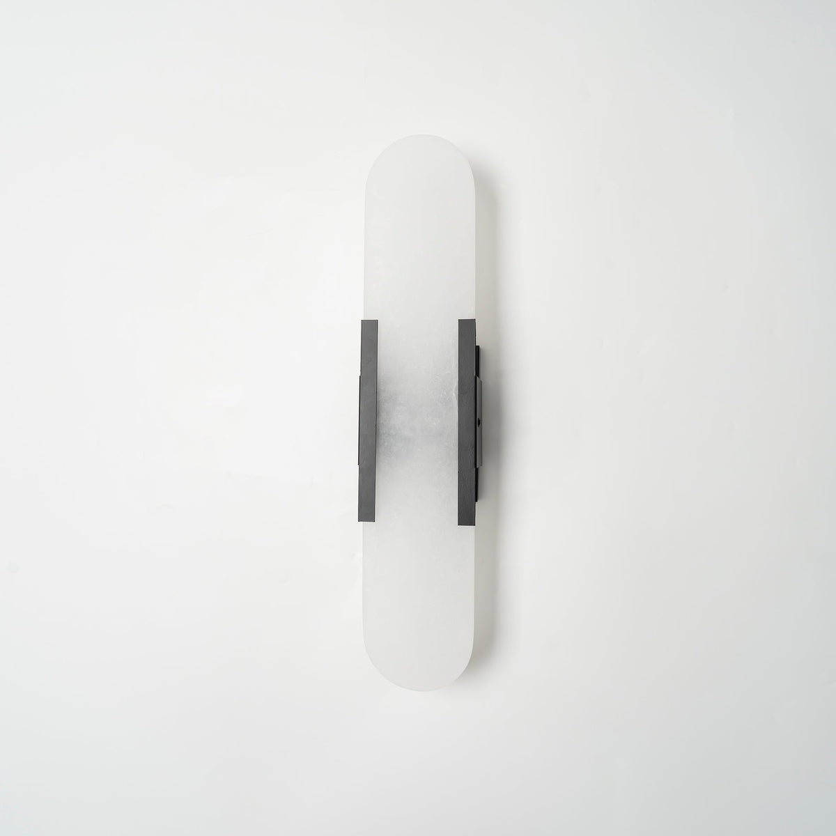 Applique Murale Élégante en Albâtre Allongée – Éclairage Chic Moderne