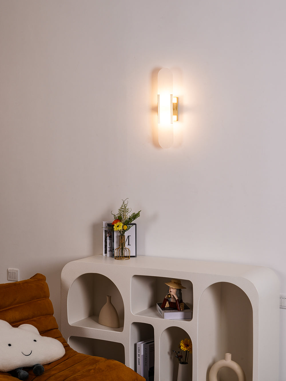 Applique Murale Élégante en Albâtre Allongée – Éclairage Chic Moderne