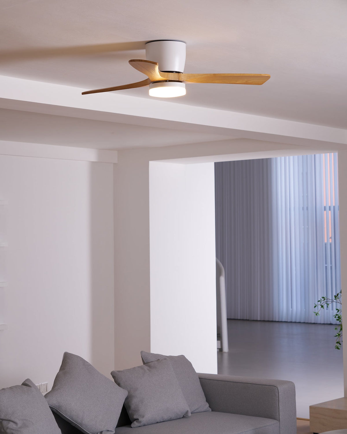 Ventilateur de plafond en bois nordique avec lumière LED télécommandée