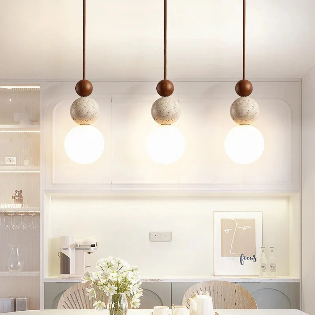 Lampe suspendue moderne en travertin et acajou - NaturaLuxe