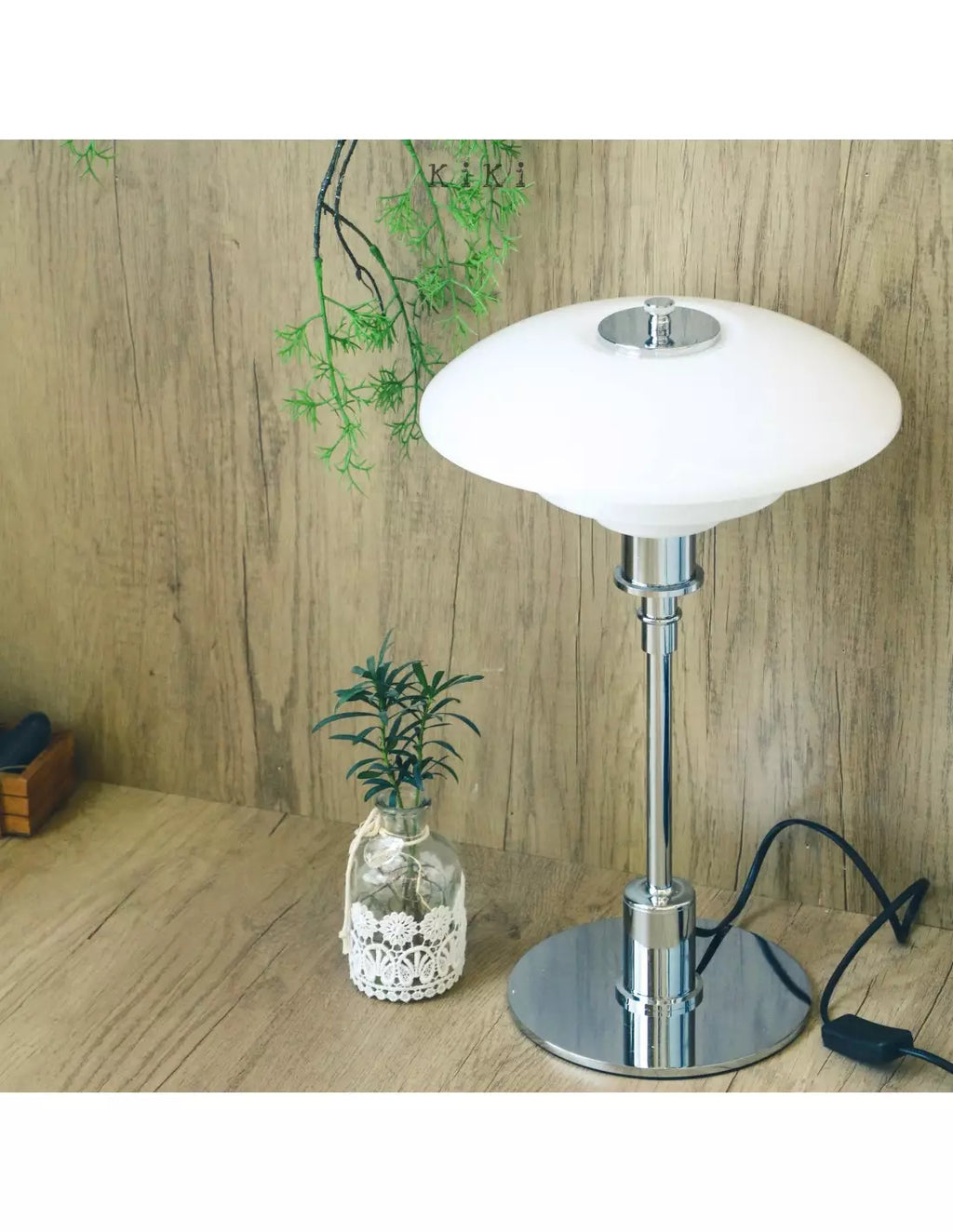 Lampe de table danoise en métal en forme de disque