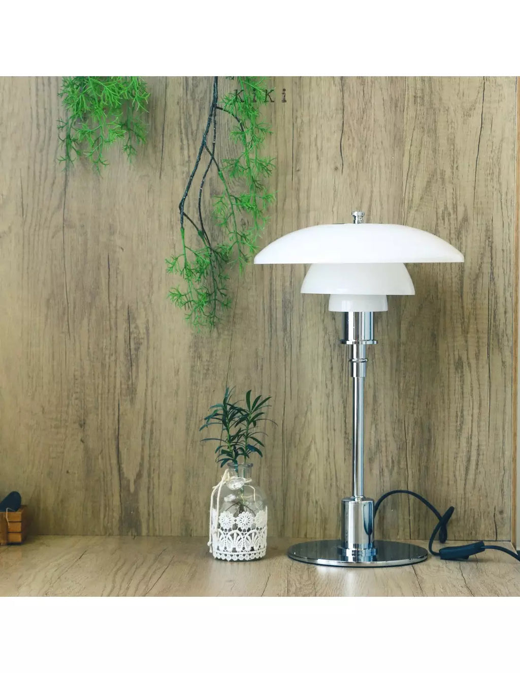 Lampe de table danoise en métal en forme de disque