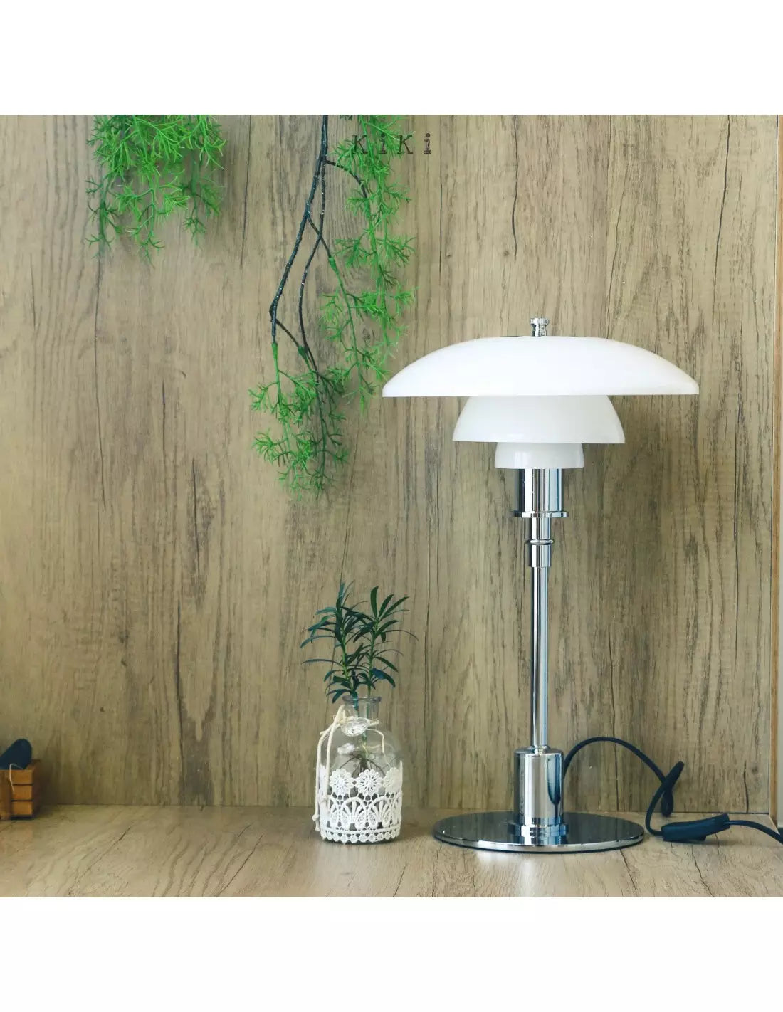Lampe de table danoise en métal en forme de disque
