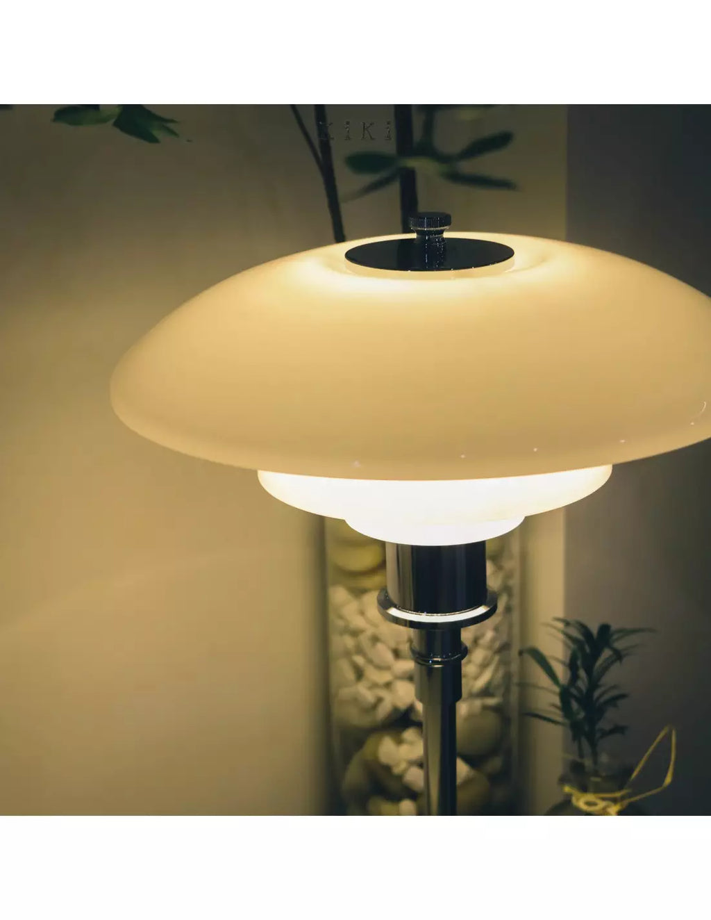 Lampe de table danoise en métal en forme de disque