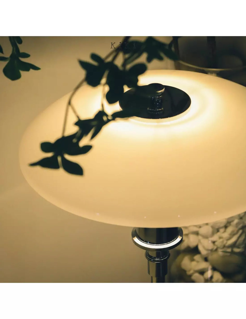 Lampe de table danoise en métal en forme de disque