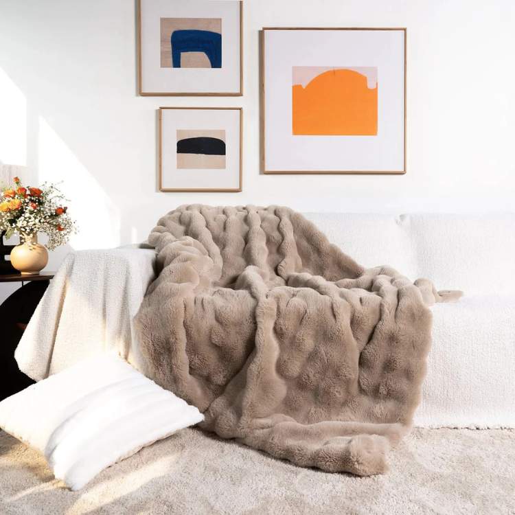 Couverture Pondérée en Fourrure Synthétique PlushHaven