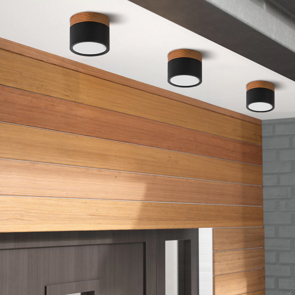 Lampe de plafond moderne avec accent en bois