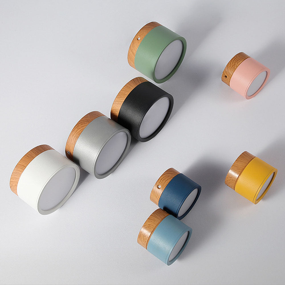 Lampe de plafond moderne avec accent en bois