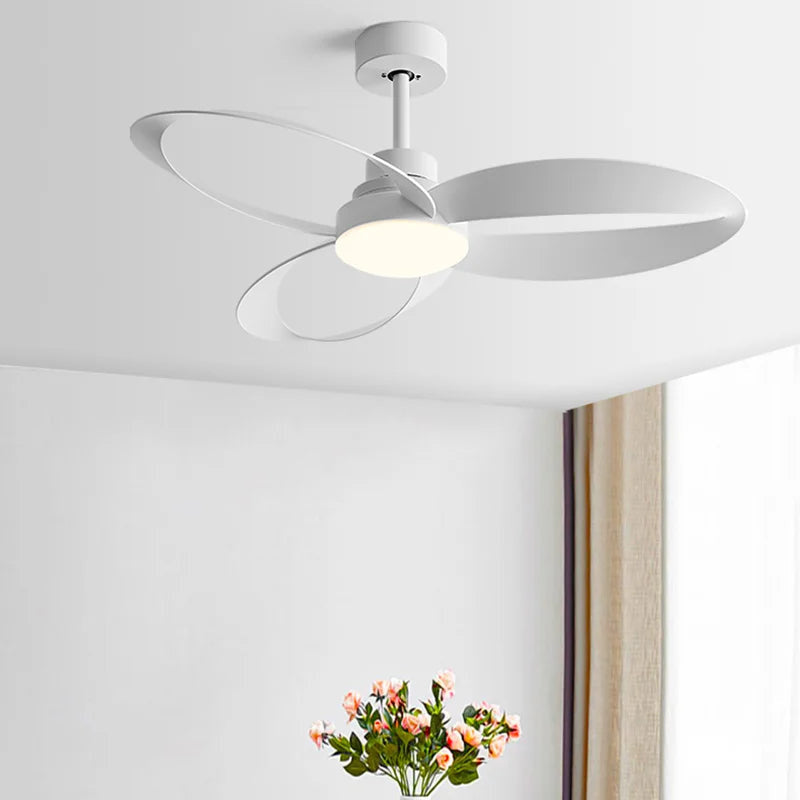 Ventilateur de plafond LED moderne avec des pales en bois