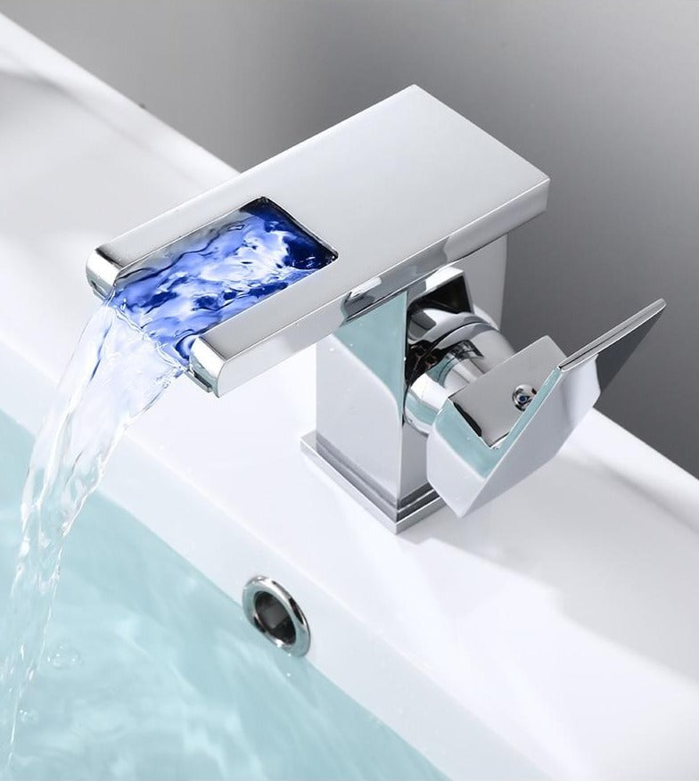 Point fort moderne pour salle de bain – Robinet LED avec éclairage coloré