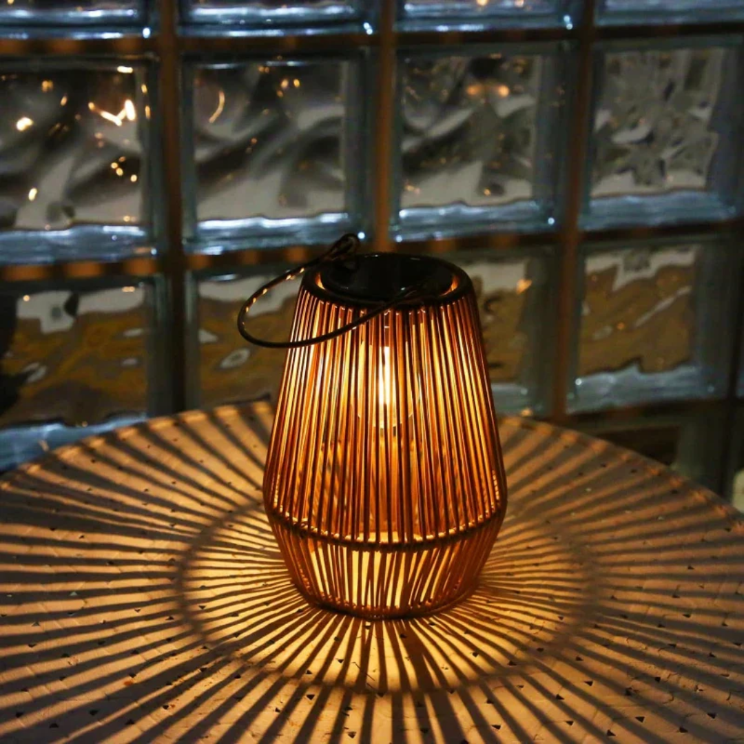 Lampe de jardin solaire imperméable tissée à la main - SunWeave