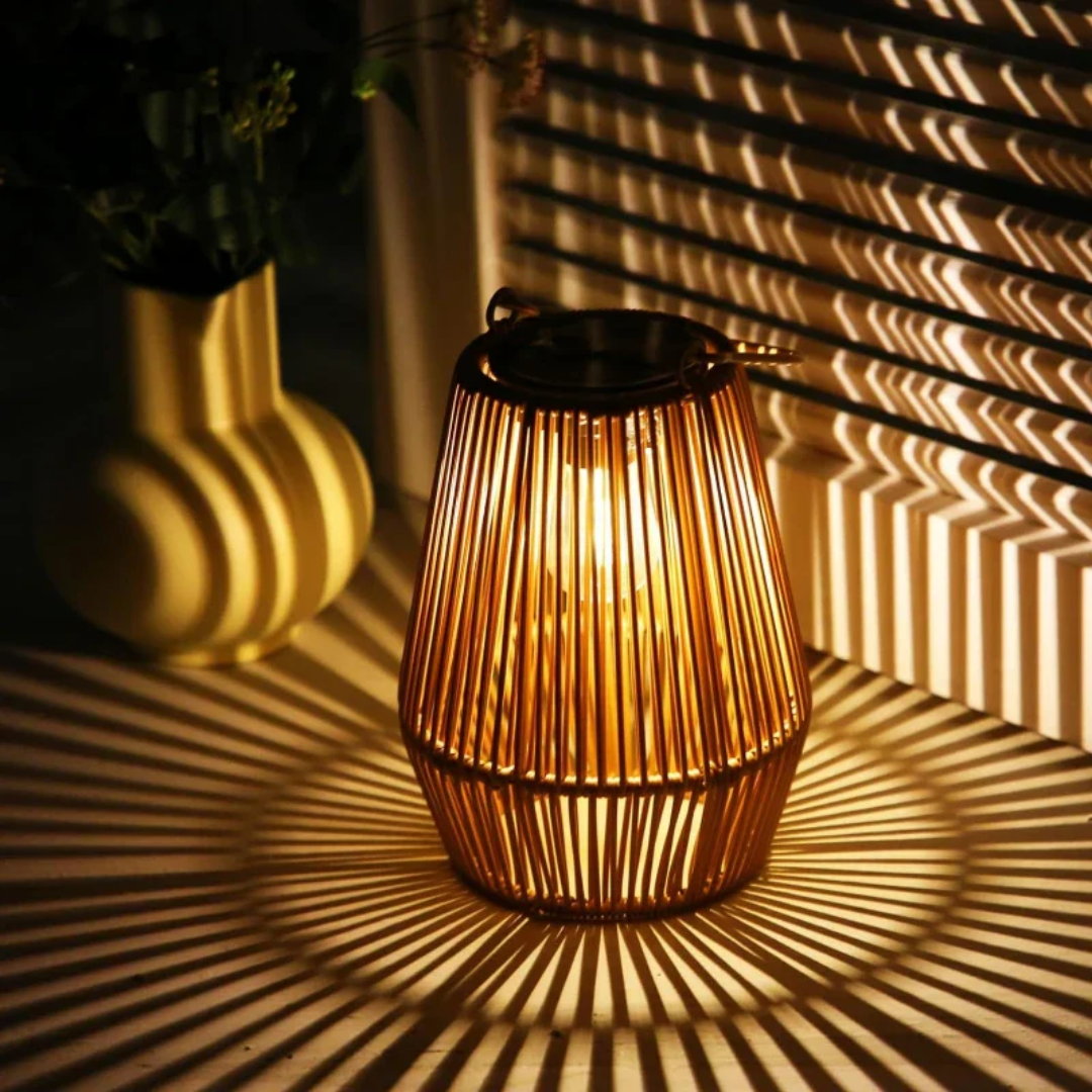 Lampe de jardin solaire imperméable tissée à la main - SunWeave