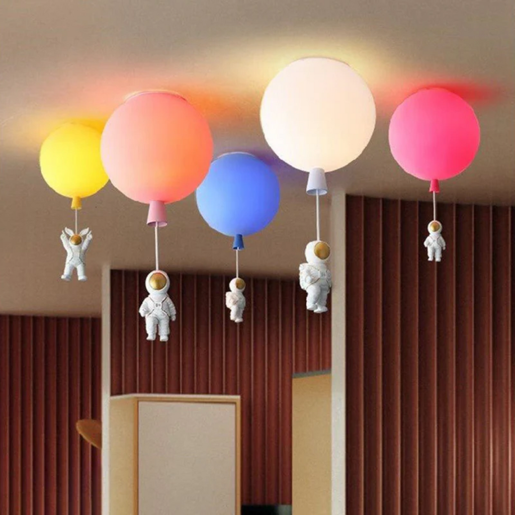 Lustre LED Tendance Lune/Astronaute pour chambre d'enfant - CosmoGlow