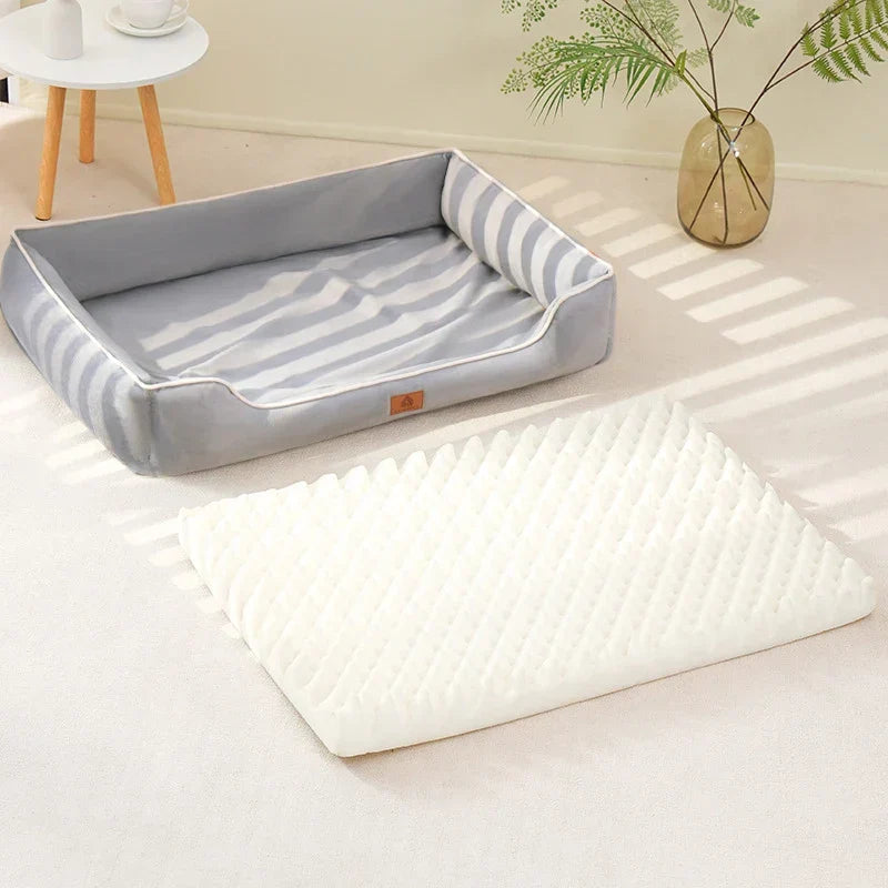 Lit pour animaux en velours doux avec coussin et bordure