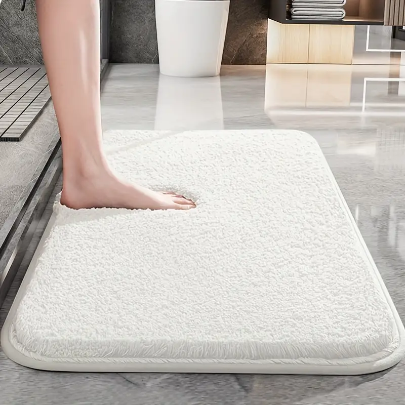 Tapis de bain rectangulaire avec une surface en peluche épaisse